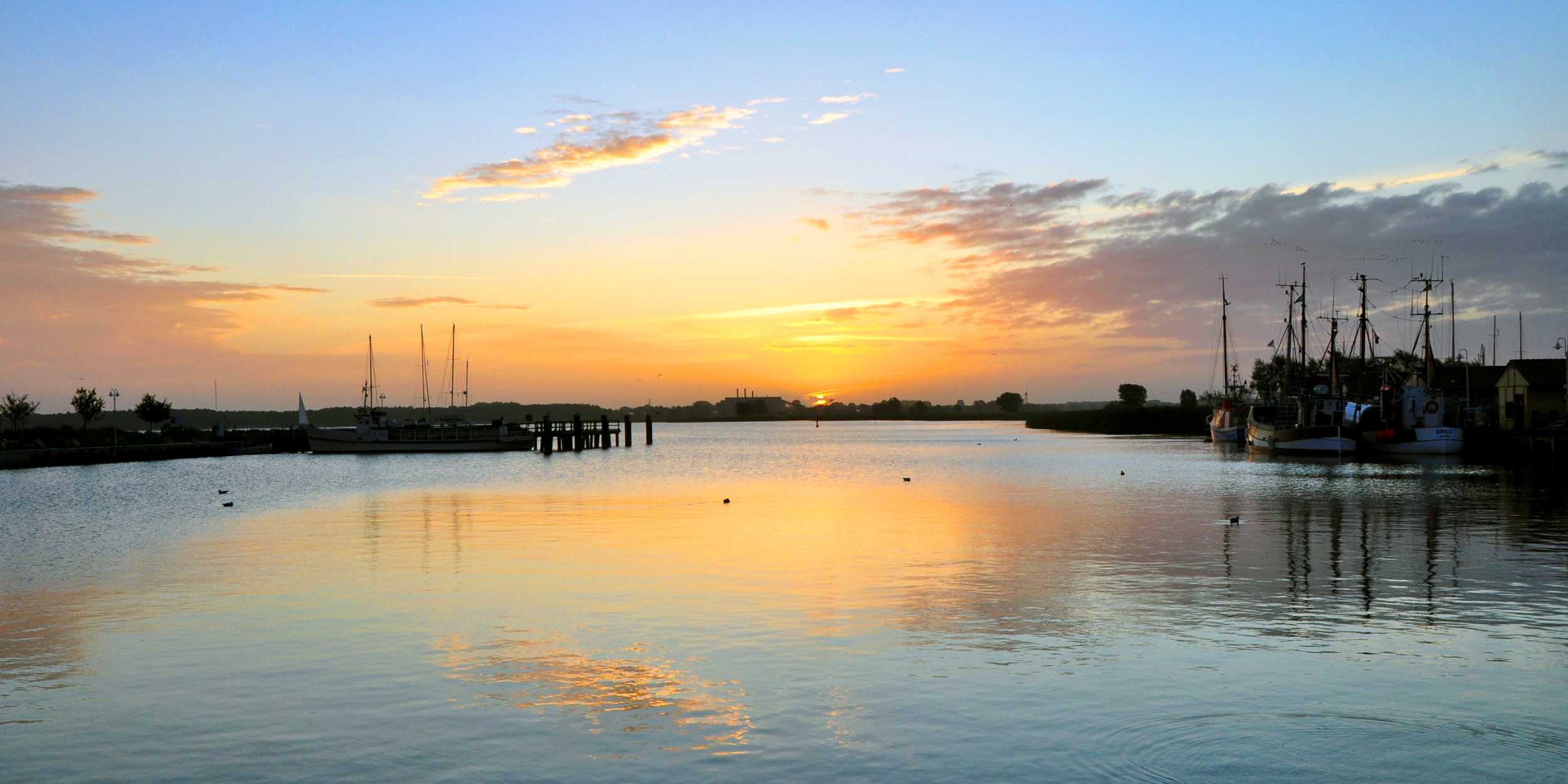 Freest Sonnenaufgang maritim Hafen Fischereihafen
