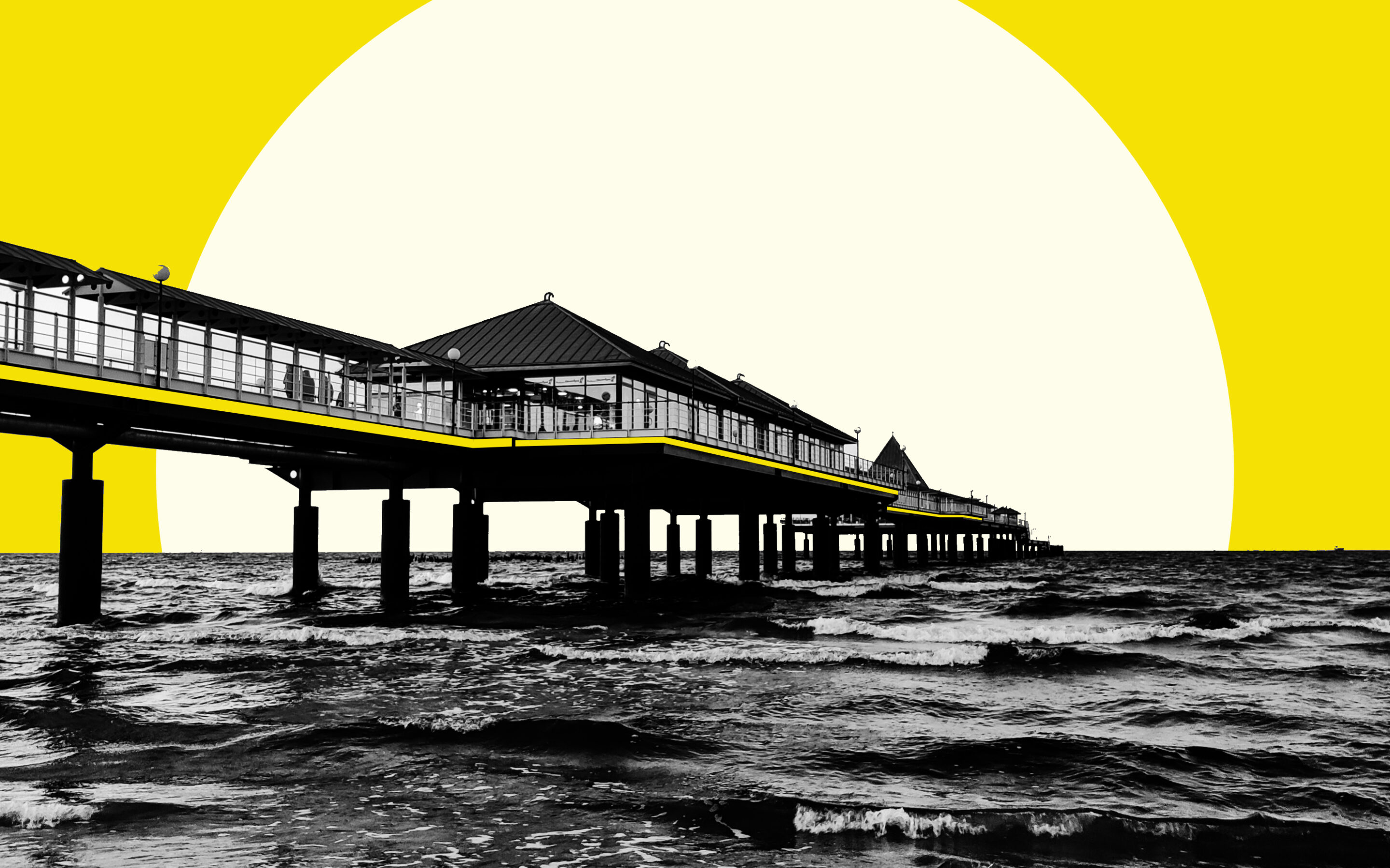 Ein neues Kapitel der Fotografik – Mein Leinwanddruck der Seebrücke Heringsdorf auf Usedom im altsilbernen Schattenfugenrahmen