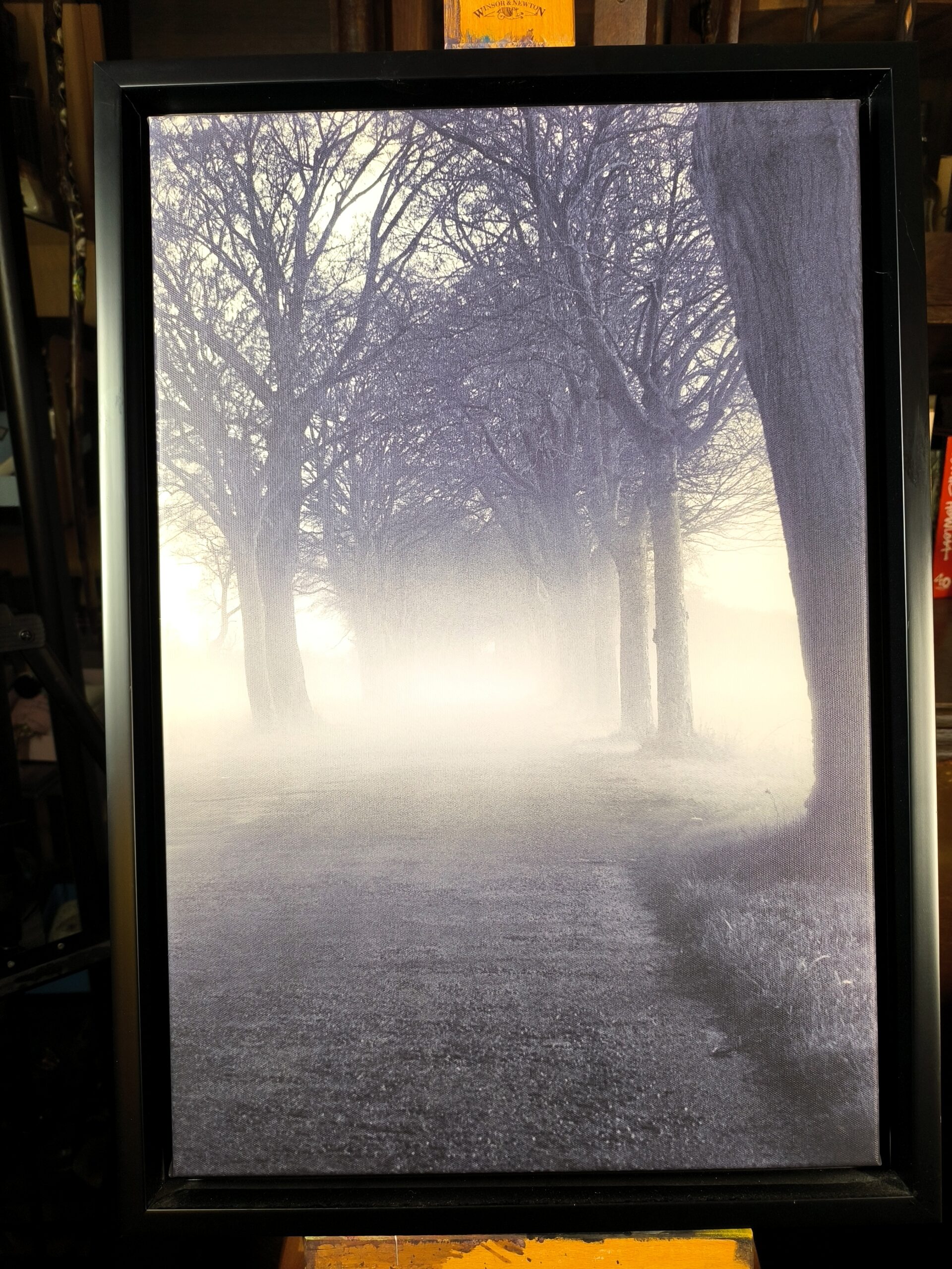 „Morgendlicher Nebeltanz“ – Zeitlose Fotokunst für dein Zuhause – Fotodruck auf Leinwand 60x40cm im Schattenfugenrahmen „Morgendlicher Nebeltanz“ – Zeitlose Fotokunst für dein Zuhause – Fotodruck auf Leinwand 60x40cm im Schattenfugenrahmen Landschaft