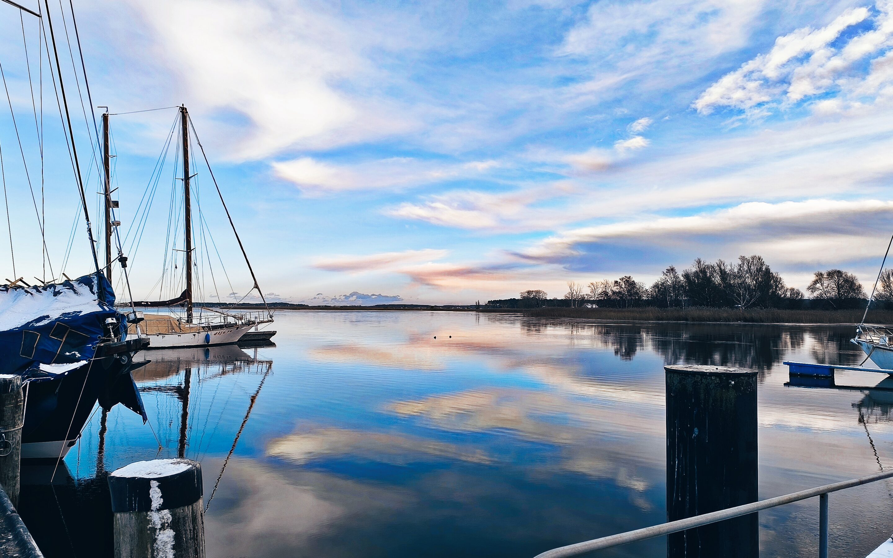 Wintereinbruch zum neuen Jahr 2026, horizontale Fotografie und ein altes Objektiv